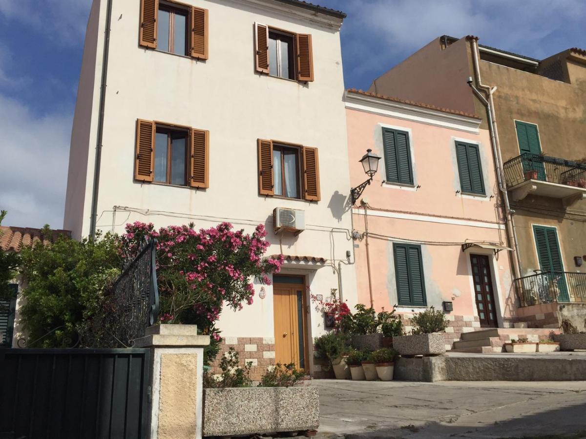 Le Scalette Bed & Breakfast La Maddalena  Dış mekan fotoğraf